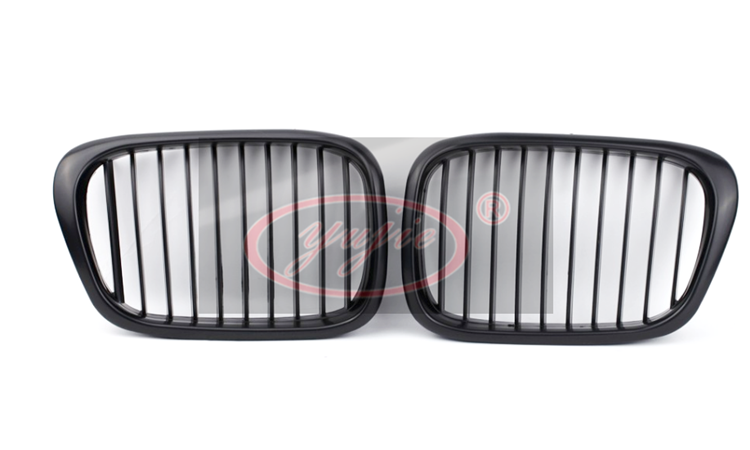 The new BMW E39 dumb black grille