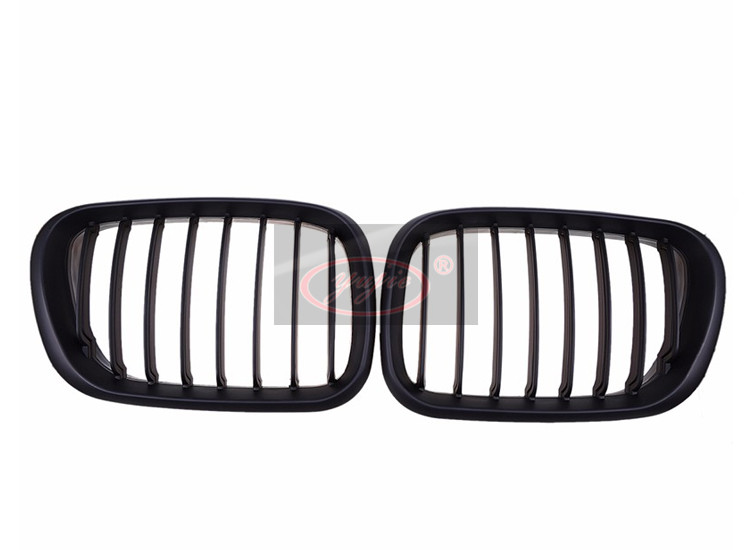 BMW E53 old dumb black grille