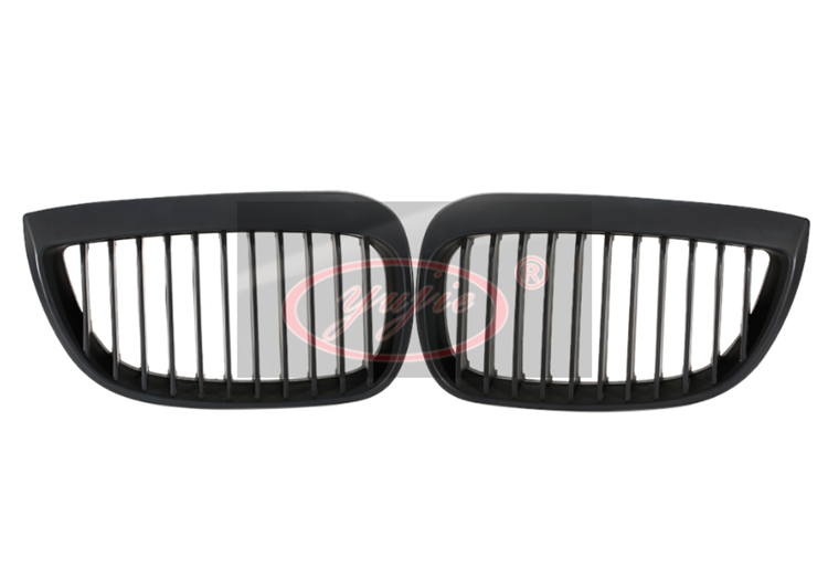 BMW E87 old dumb black grille